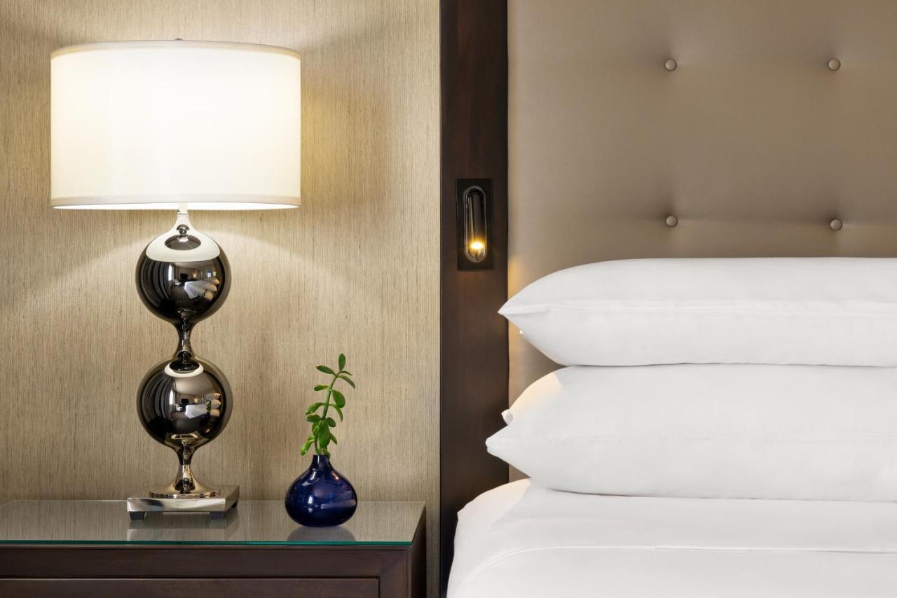 Sheraton Suites Chicago O'Hare Rosemont Exterior photo