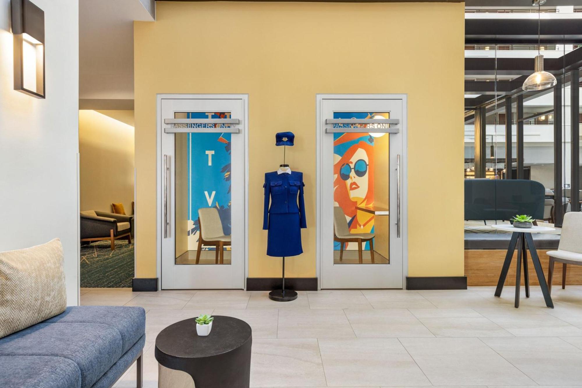 Sheraton Suites Chicago O'Hare Rosemont Exterior photo